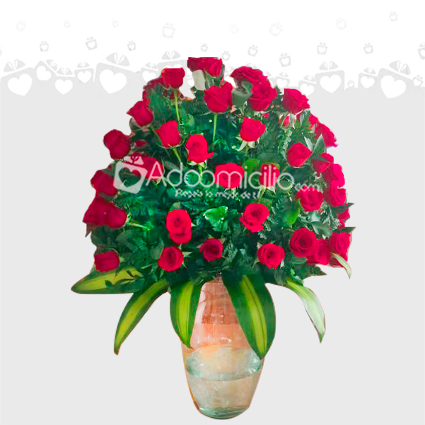Jarrón De Vidrio Con 60 rosas A Domicilio En Cali 