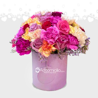 Arreglo Floral Con Rosas Y Claveles Para El Día De La Mujer A Domicilio En Medellín 