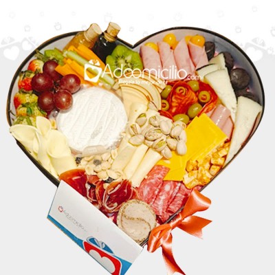 Tabla De Quesos En Forma De Corazón A Domicilio En Bogotá Pedido Con Un Día De Anticipación 
